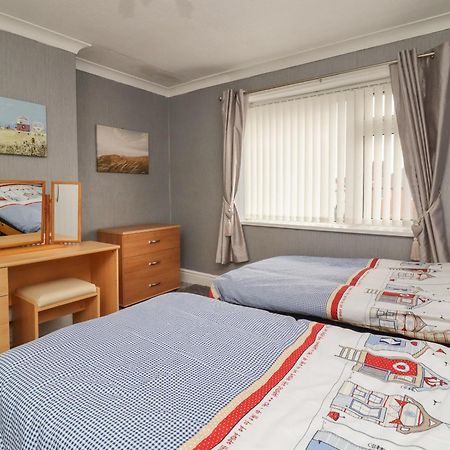 19 Slinger Road Villa Cleveleys Bagian luar foto
